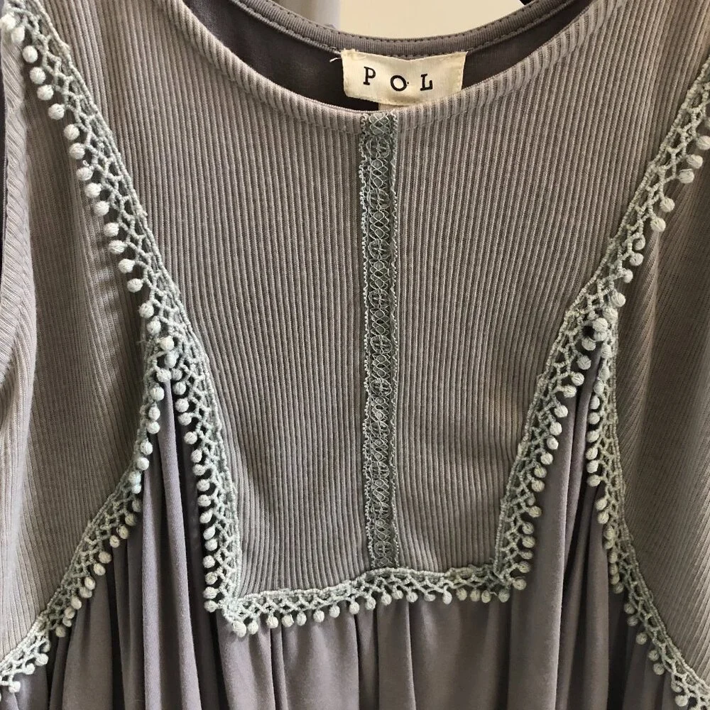 NWOT - POL Gray Strap Crop Top - Size Small - Picture 4 of 8